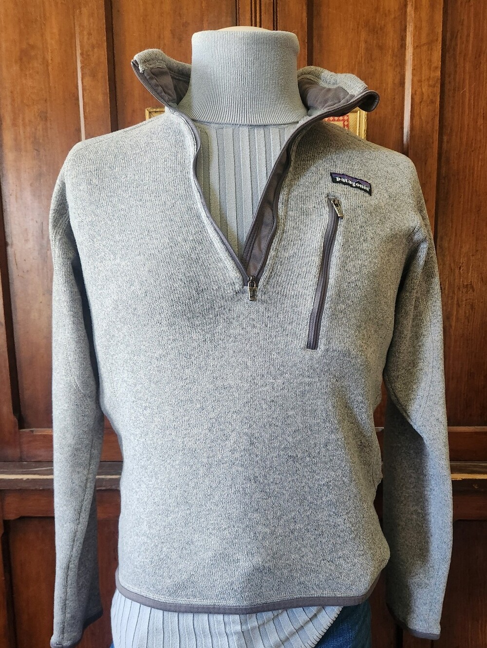 Patagonia Men’s Light Gray Half-Zip Sweater with Chest Zip Pocket